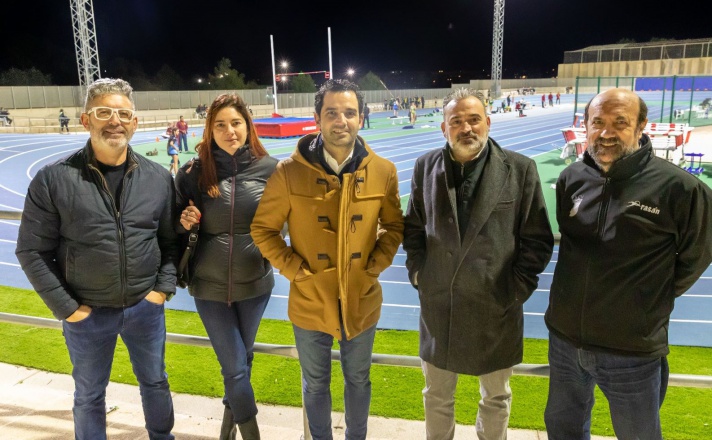 La pista de atletismo de Paterna acoge el entrenamiento de atletas internacionales/La pista d'Atletisme de Paterna acull l'entrenament d'atletes internacionals