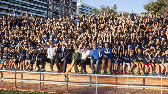 Más de 800 alumnos forman la base del CA Valencia Esports/Més de 800 alumnes formen la base del CA Valencia Esports