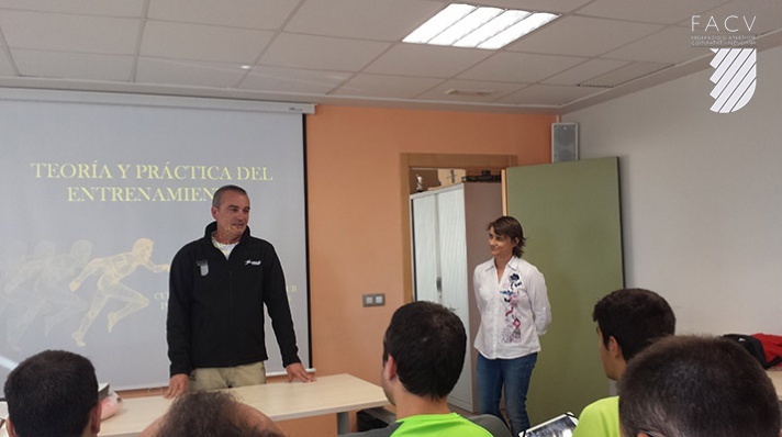 La FACV convoca cursos de monitor y entrenador de atletismo/La FACV convoca cursos de monitor i entrenador d'atletisme