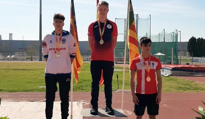 Lluvia de medallas en lanzamientos largos/Pluja de medalles en llançaments llargs