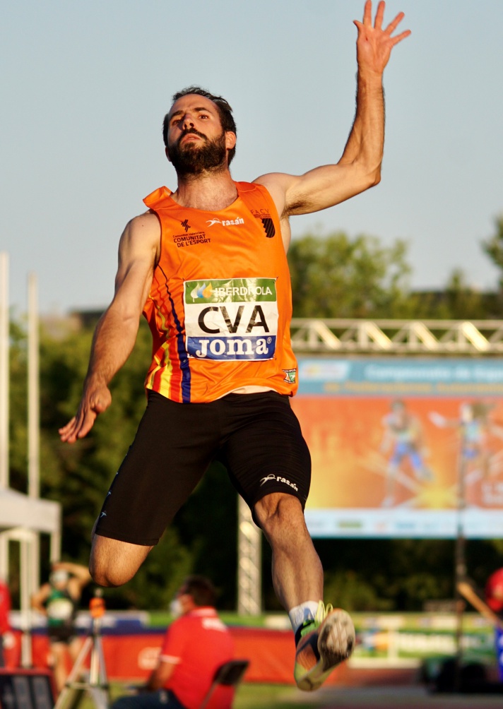 Eusebio Cáceres vuelve a una combinada/Eusebio Càceres torna a una combinada