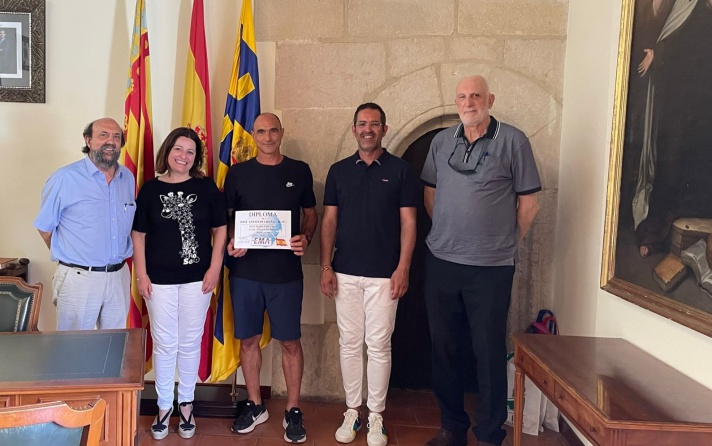 José Antonio Ureña recibe un diploma por su récord del mundo/José Antonio Ureña rep un diploma pel seu rècord del món