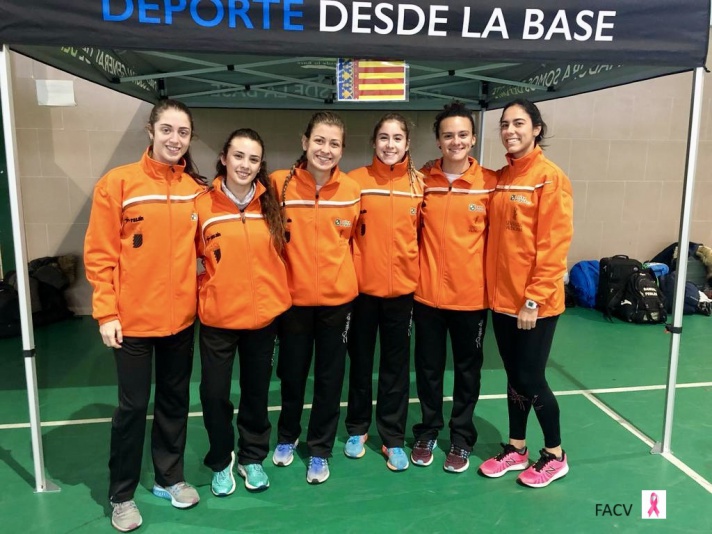 La selección valenciana correrá con crespones rosas por Alba Cebrián/La selecció valenciana correrà amb crespons roses per Alba Cebrián