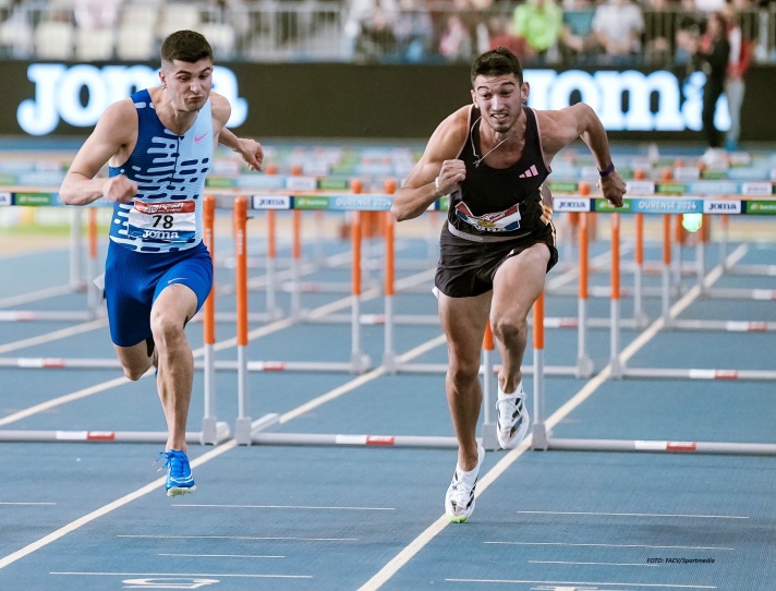 Llopis sigue en ascenso/Llopis seguix en ascens