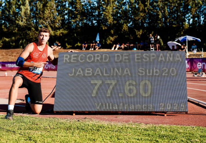 Rafa Mahiques da un salto en 2025 y llega como favorito al Campeonato de Europa sub20/Rafa Mahiques fa un salt en 2025 i arriba com a favorit al Campionat d'Europa sub20