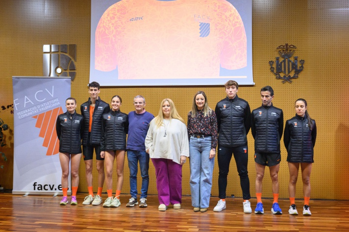 La selección valenciana ya tiene la nueva equipación de 42K/La selecció valenciana ja té el nou equipament de 42K